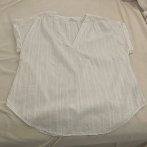 Size Large Gap white blouse